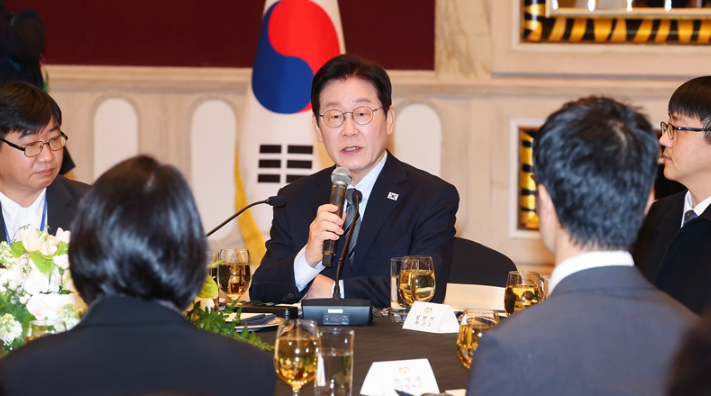 이재명 대통령 “한중 관계, 국익 중심 실용 외교로 관리…균형 외교 확대”